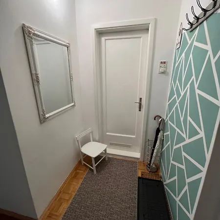 Garden Old Town شقة