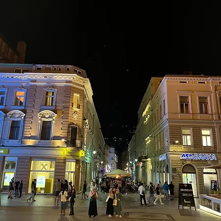 Garden Old Town شقة